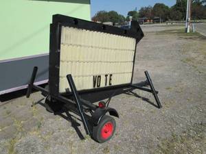 Lighted Pointer sign, see lot 3 for a set of letters