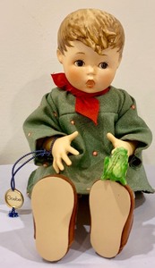 lot 77 image: Large Vintage 1990 MJ Hummel Goebel Germany Porcelain & Soft Body Friend