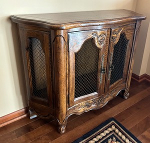 lot 21 image: Vintage French Provincial Style Cabinet  Vintage Low Display Cabinet