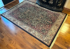 lot 4 image: Stylish Kathy Ireland Home by Shaw Living Rug