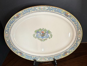 lot 36 image: Lovely Lenox Autumn Serving Pieces