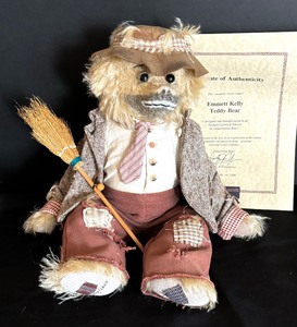 lot 100 image: Limited Edition Cooperstown Bears Emmett Kelly Teddy Bear