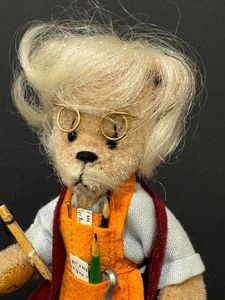 lot 210 image: Little Gems Limited Edition Disney Gepetto Figurine