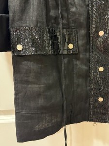 lot 199 image: Berek Womens Black Stylish Lightweight Coat