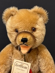 lot 122 image: Hermann Teddy Original  Hermann Limited Edition Bear
