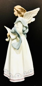 lot 16 image: Lladro Angel Cantor Rejoice Tree Topper with Original Box