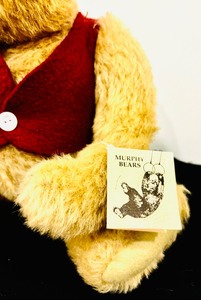 lot 225 image: Vintage Silly Olde Bear by Murphy Bear Wavy Wool Bear Antique Shoe and Eye Buttons by Pat Murphy 1995