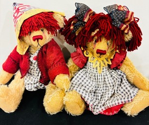 lot 25 image: Pair of Handcrafted Mohair Wandabears  Wandabears Andy B. Goode and Wandabears Annie B. Goode
