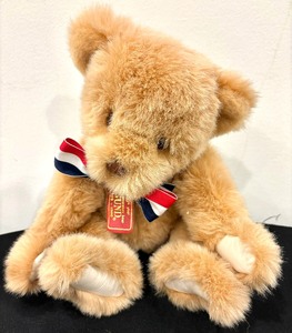 lot 227 image: Hugs For Free - 90th Year Commemorative Bear Gund 1898