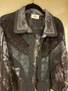 lot 253 image: Amazing Jacket by Sandy Starkman