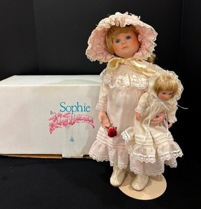 lot 259 image: The Danbury Mint Sophie Doll