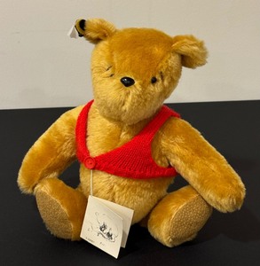 lot 117 image: Gabrielle Designs Limited Edition Pooh Bear  Vintage Winnie The Pooh Gabrielle Designs Bear 15 Disney Knit Vest