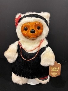 lot 161 image: Vintage Robert Raikes Bear Zelda 5464