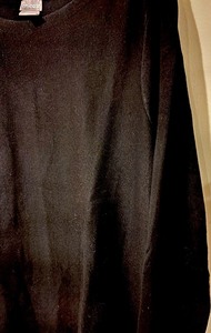 lot 244 image: Chicos Beautiful Black Sweater, Size 2
