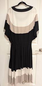 lot 278 image: St John Womens Color Block Dress