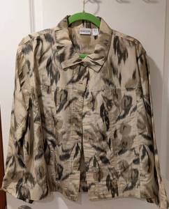 lot 283 image: Pair of Womens Chicos Jackets