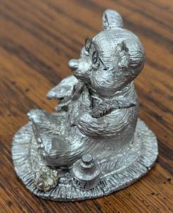 lot 294 image: Pewter Bear Figurine