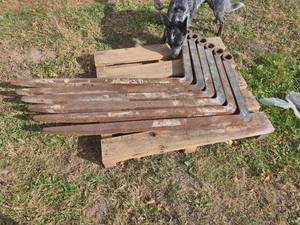 lot 124 image: Telehandler pallet forks