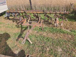 lot 117 image: Allis Chalmers 8 ft cultivator snap coupler hitch