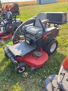 lot 109 image: Riding lawn mower