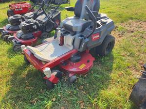 lot 110 image: Toro riding mower