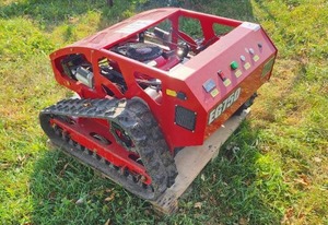 lot 113 image: Remote control lawn mower