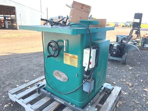 lot 7 image: Grizzly Shaper #1026