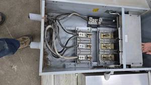 lot 122 image: 400 amp disconnect cabinet for electrical service