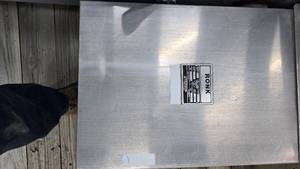 lot 123 image: 400 amp disconnect, 1 phase, 400 amp ronk box,