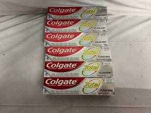 lot 31 image: 6 Tubes of Colgate Clean Mint Toothpaste