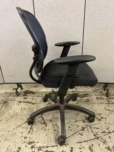 lot 3 image: High Quality HON BASYX Mesh High Back TASK&nbspOffice Work Chair - Left Arm Rest Needs Replacing Otherwise Great Condition