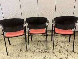 lot 6 image: Lot of 3 Vintage Trendway CL3134U Office Reception Waiting Stackable Chairs - In Great Condition