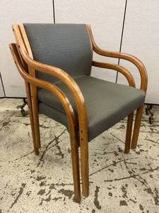 lot 8 image: Lot of 2 Vintage Commercial Furniture Brokers Office Reception Waiting Chairs - In Great Condition