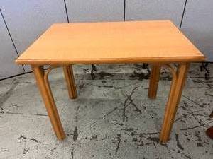 lot 9 image: Vintage 1970s Knoll Bentwood Side Table - In Great Condition