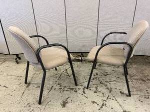 lot 16 image: Lot of 2 Stylex Click Guest Chairs - Need Minor Clean Up