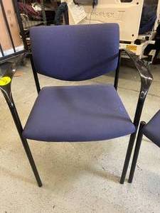 lot 56 image: Lot of 2 Steelcase 475410M Office Reception Waiting Chairs - In Great Condition