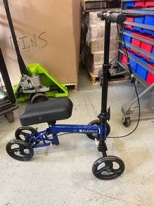 lot 58 image: Elenker Medical Roller Walker Knee Scooter - In Great Condition