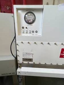 lot 61 image: Nuaire Nu-408-400 Labgard Laminar Flow Biological Safety Cabinet Hood With Stand - Good Working Condition
