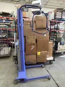 lot 71 image: Arjo Maxi Move Patient Transfer Power Lift with Weighing Scale - In Great Working Condition No Sling Or Charger...