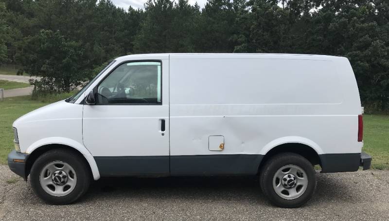 2005 GMC Safari AWD Cargo Van