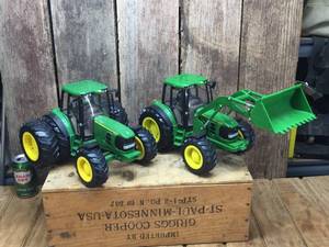 lot 107 image: 2 Britains ERTL John Deere Tractors