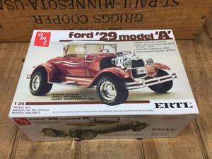 lot 120 image: AMTERTL Ford 29 Model A 125 Model Kit
