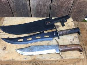 lot 148 image: Larger Bowie Style - Frost Knives
