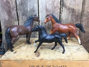 lot 151 image: 3 Classic Breyer Horses