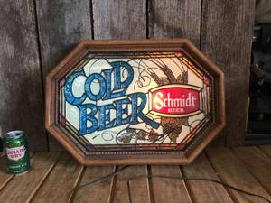 lot 159 image: Classic Schmidt Beer Light-Up Sign - Works