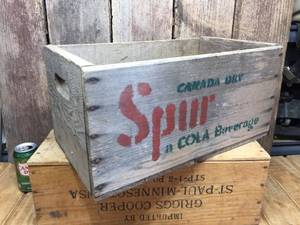 lot 164 image: Vintage Canada Dry Spur Cola - Wooden Crate