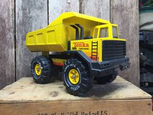 lot 166 image: Vintage Large Tonka XMB-975 Turbo-Diesel Dump Truck
