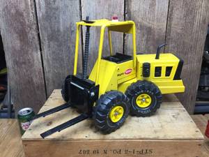 lot 165 image: Vintage Large Tonka XMB-975 Forklift - Nice