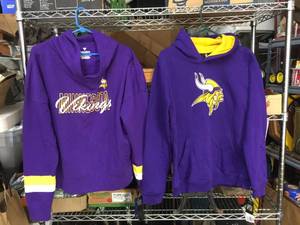 lot 197 image: MN Vikings Adult - Child Hoodie Set - Like New