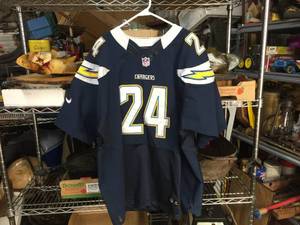 lot 201 image: NFL - Chargers - Matthews 24 Jersey